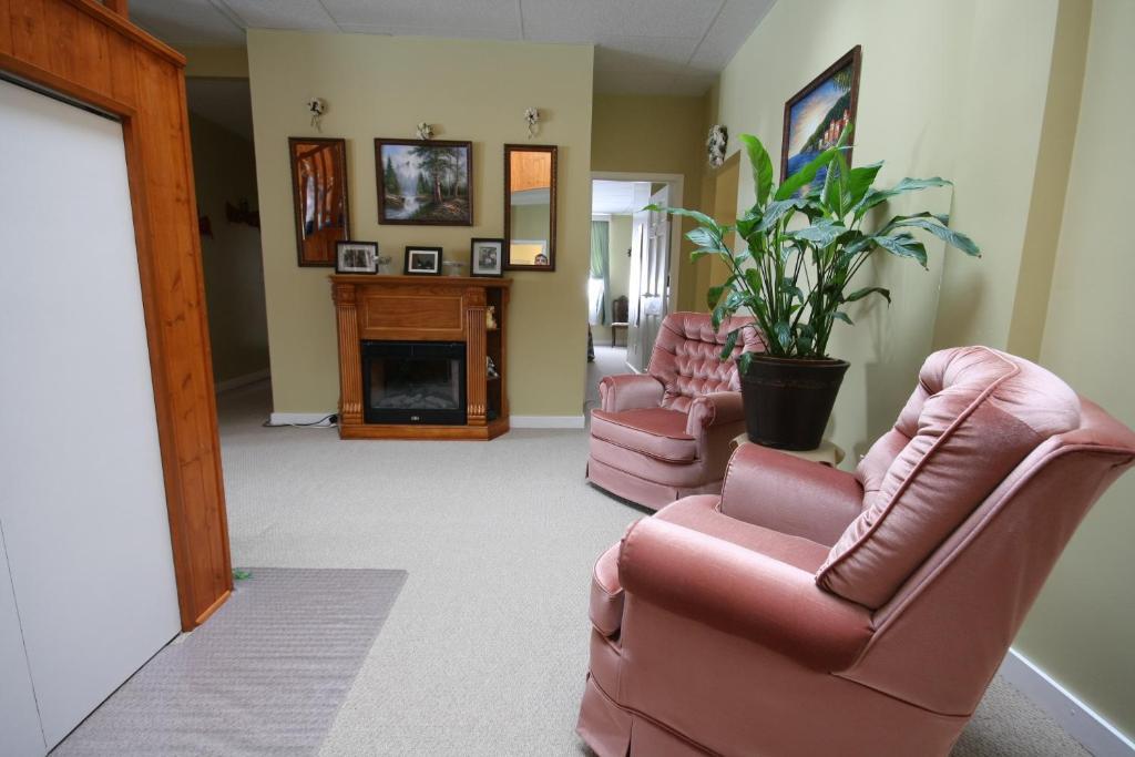 Villa Maria Country Inn Acheson Экстерьер фото