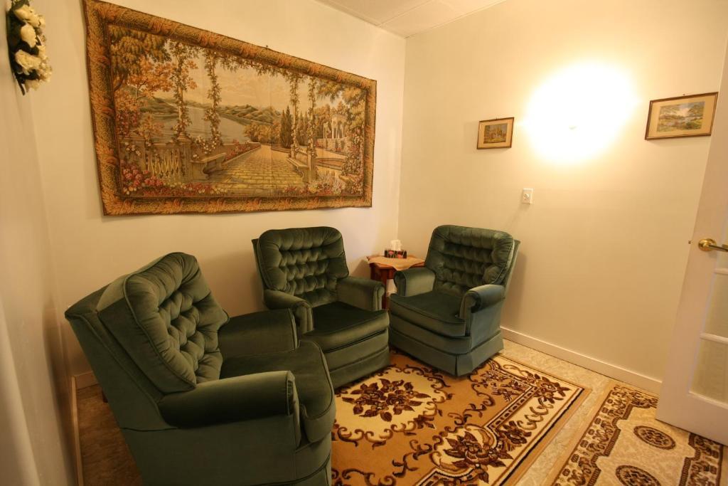 Villa Maria Country Inn Acheson Экстерьер фото