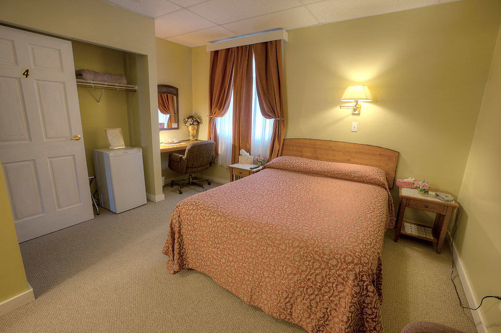 Villa Maria Country Inn Acheson Экстерьер фото