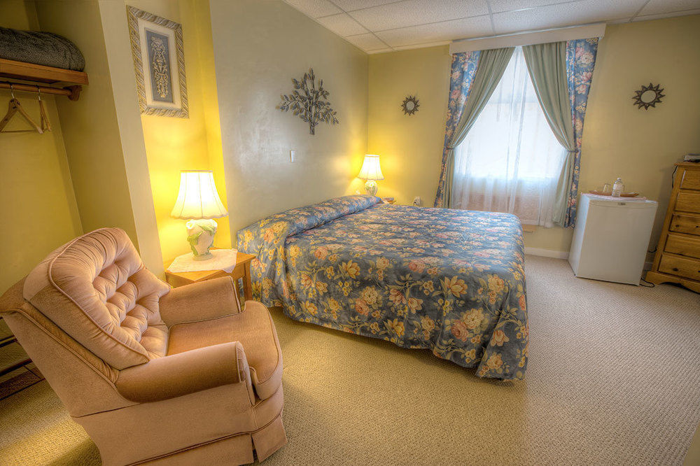 Villa Maria Country Inn Acheson Экстерьер фото