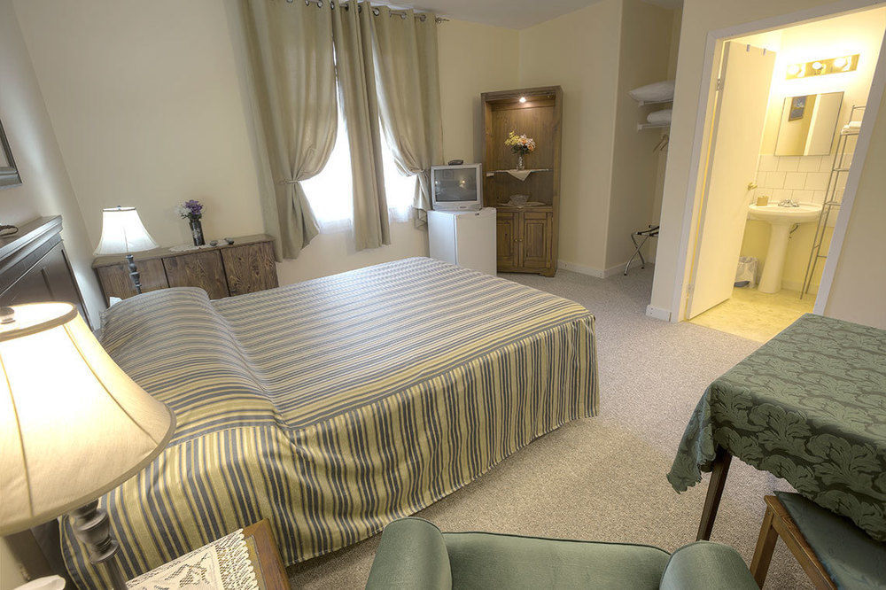 Villa Maria Country Inn Acheson Экстерьер фото