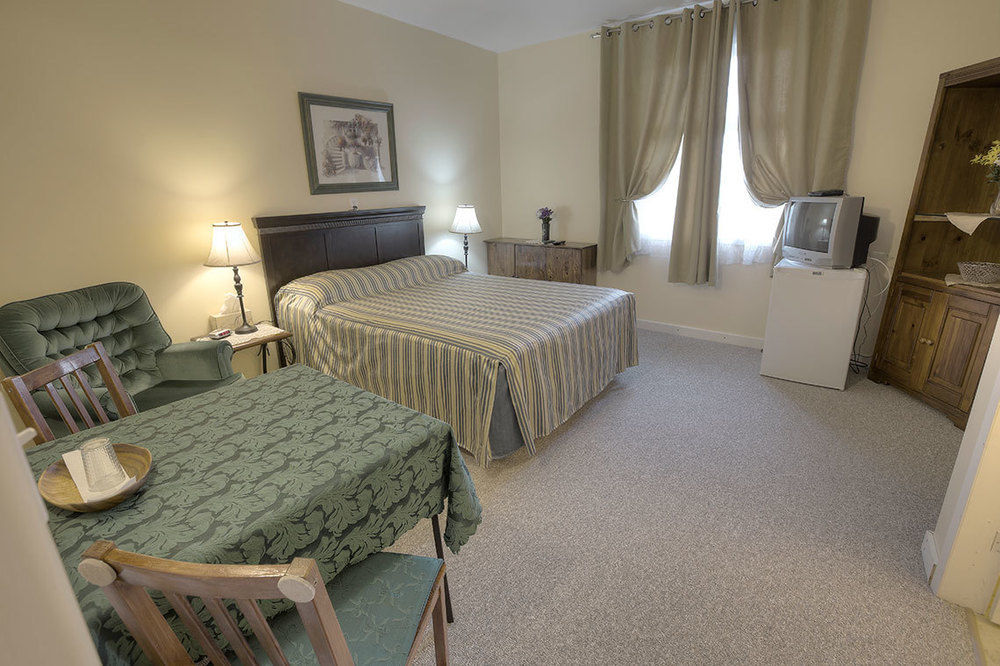 Villa Maria Country Inn Acheson Экстерьер фото