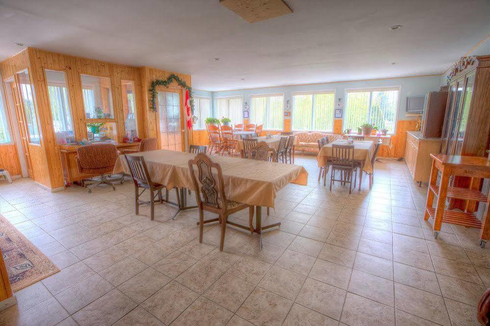 Villa Maria Country Inn Acheson Экстерьер фото