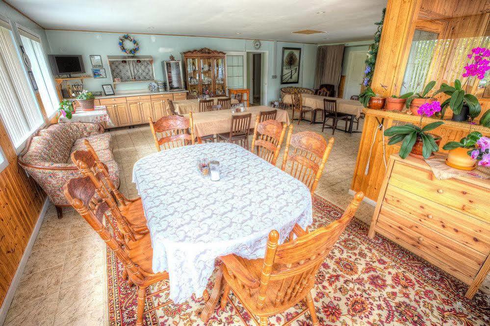 Villa Maria Country Inn Acheson Экстерьер фото